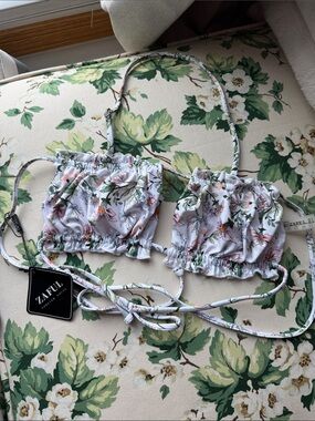 NWT Zaful White Floral Ruffle Tie Front Bikini Top with Pink & Green size 4